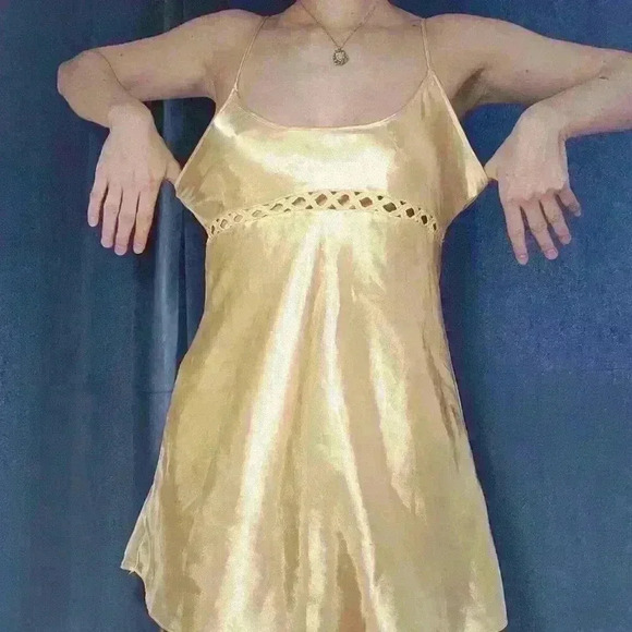 Vintage 90s classic  butter yellow silky mini slip dress - Picture 5 of 13